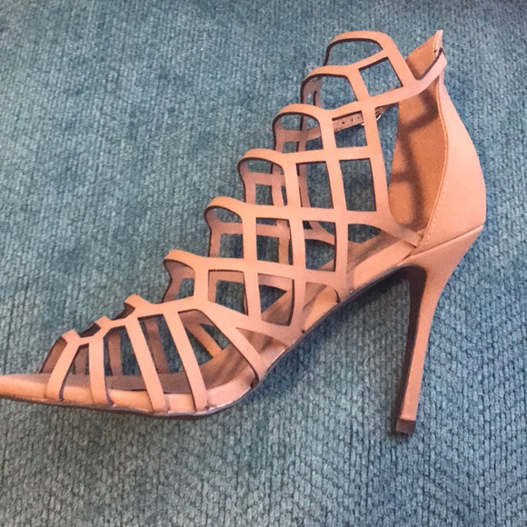 Heels - Picture 3 of 4